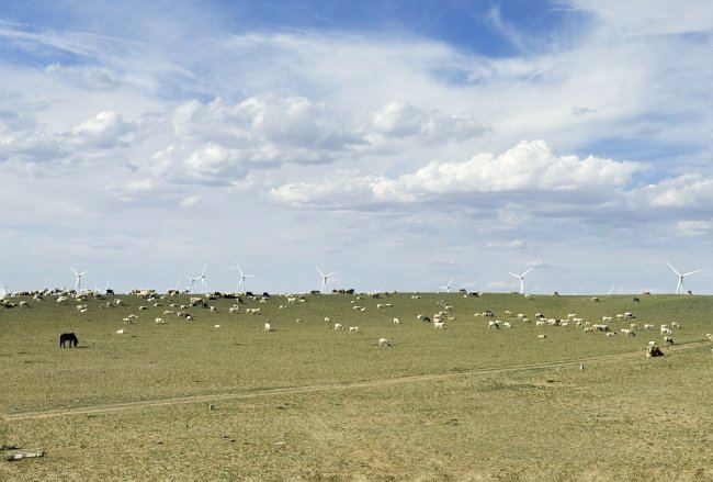 1763447303562448OqAg.jpg 内蒙古包头白云风电场.jpg